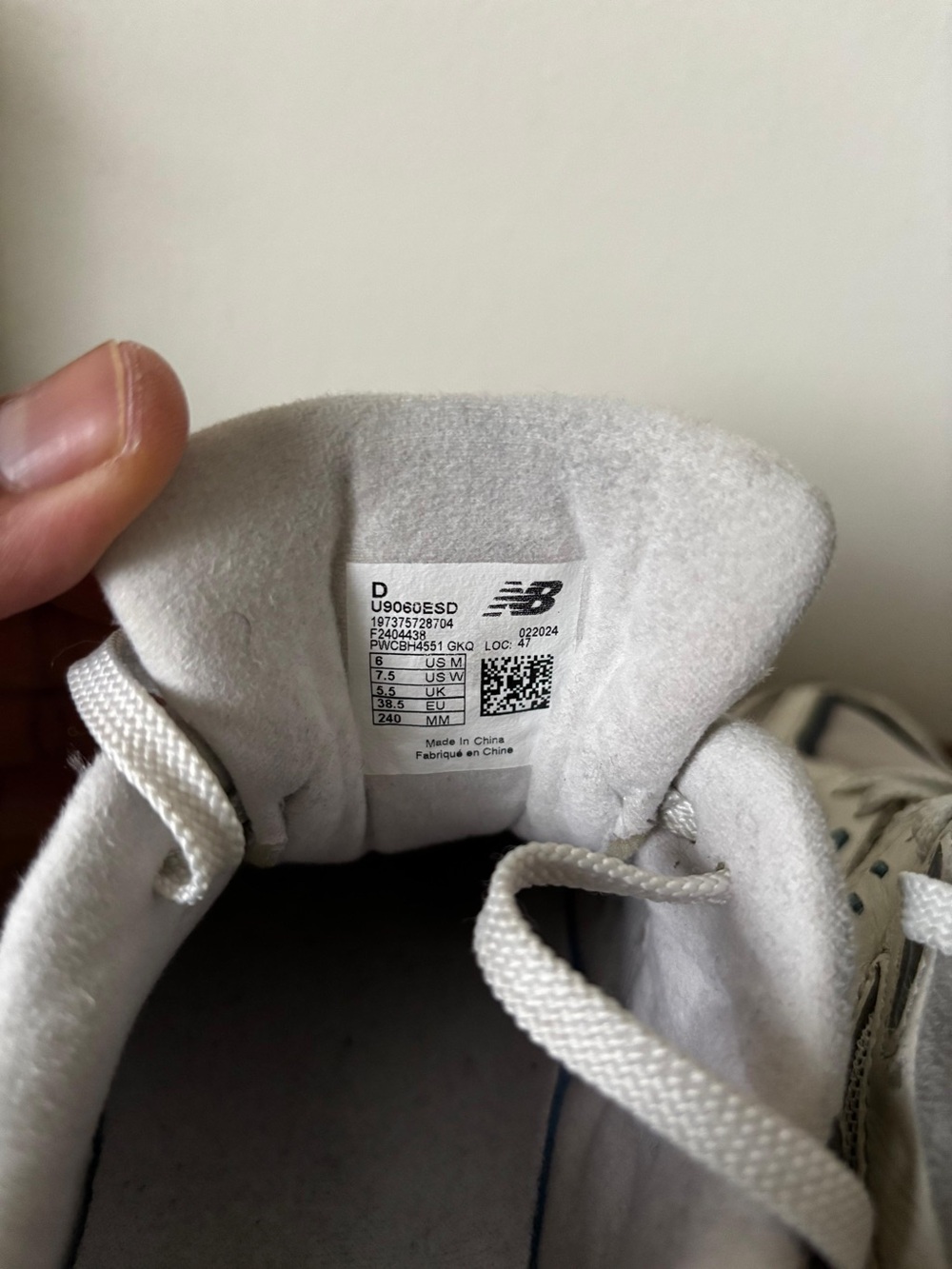 New Balance 990v2 White Gray Navy Athletic Sneakers - Picture 4 of 6